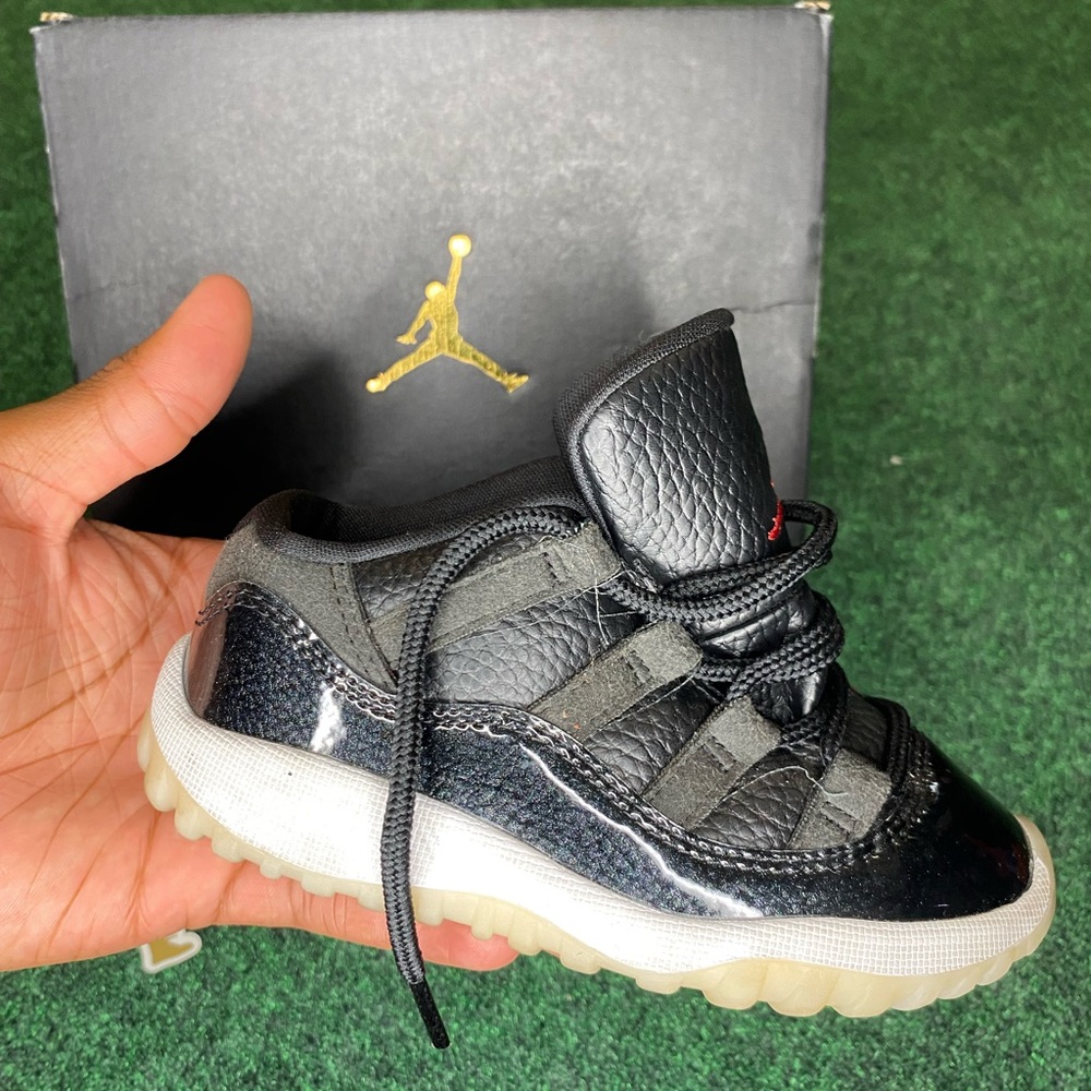 Jordan 11s